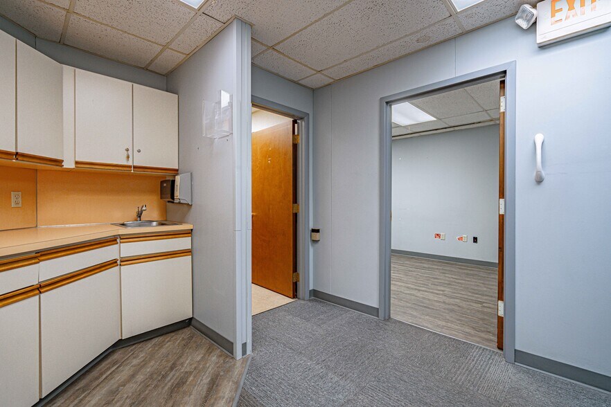 More Photos Of 2428 Walbert Ave, Allentown Flex For Lease