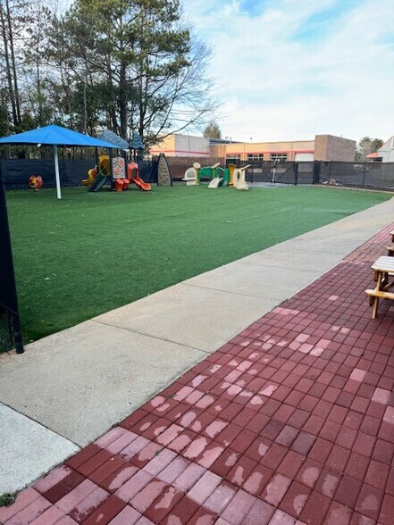 More Photos Of 205 Market Pl, Roswell Schools For Sale