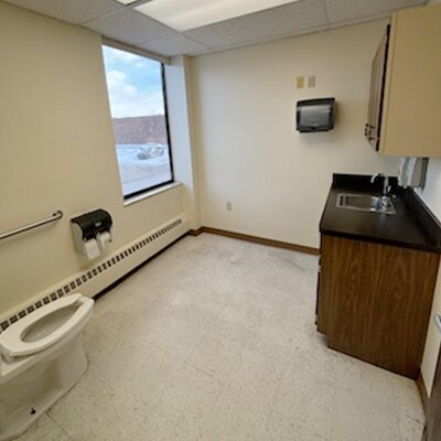 More Photos Of 6789 Ridge Rd, Parma Medical For Lease