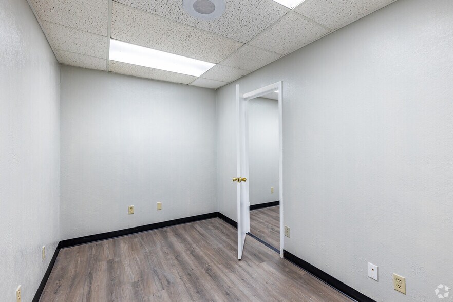 More Photos Of 5623 US Hwy 19, New Port Richey Office For Sale