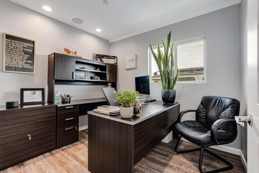 More Photos Of 910 S Glenoaks Blvd, Burbank Storefront Retail Office For Sale