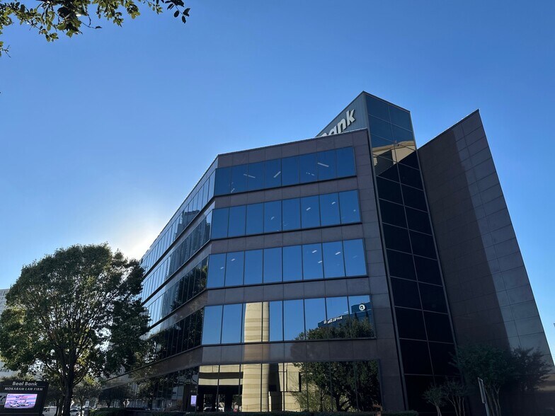 More Photos Of 2500 West Loop South, Houston Medical For Lease