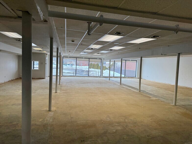 More Photos Of 29 Rocky Point Yaphank Rd, Rocky Point Storefront For Lease