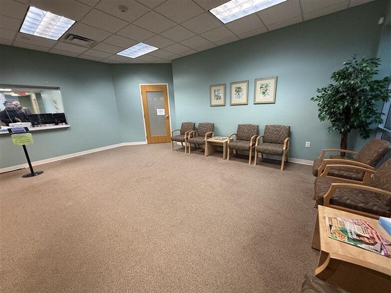 More Photos Of 410 Park Pl, Mishawaka Medical For Lease