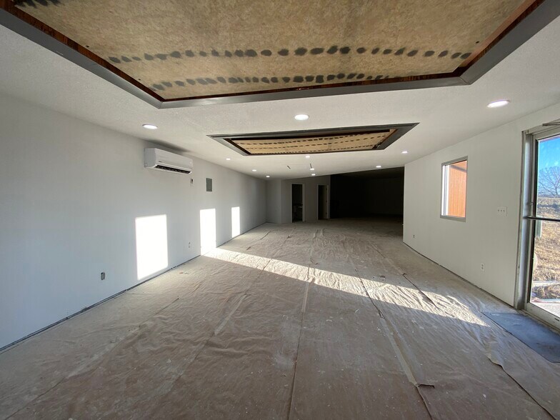 More Photos Of 817 Marshall St, Albert Lea Flex For Sale