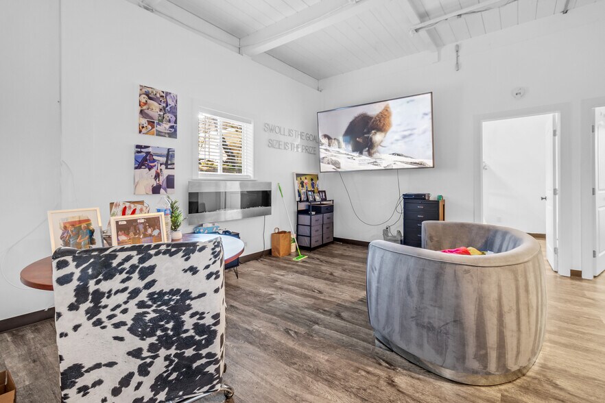 More Photos Of 1157 Forest Ave, Pacific Grove Freestanding For Sale