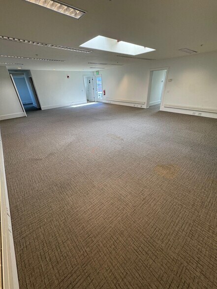 More Photos Of 637 Main St, Half Moon Bay Office For Lease
