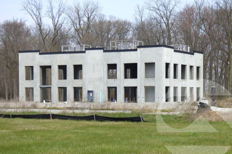 Primary Photo Of 1355 Arrowhead Dr, Maumee Lodge Meeting Hall For Sale