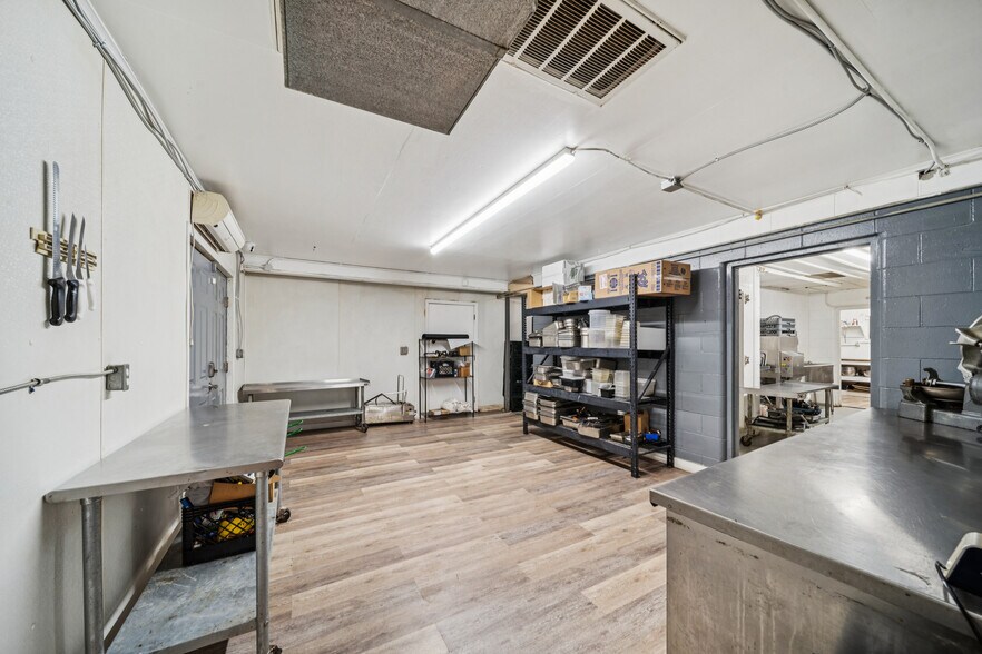 More Photos Of 29301 Hwy 82 Hwy, Park Hill Restaurant For Sale