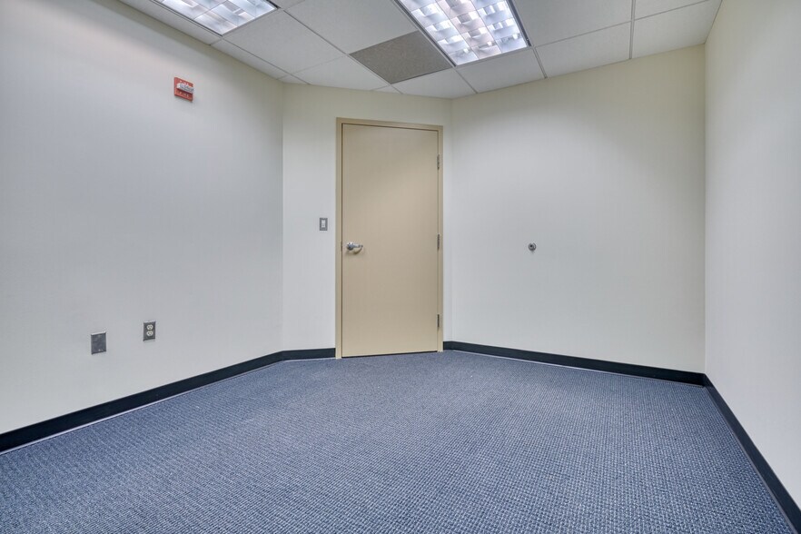 More Photos Of 438 N Frederick Ave, Gaithersburg Medical For Sale