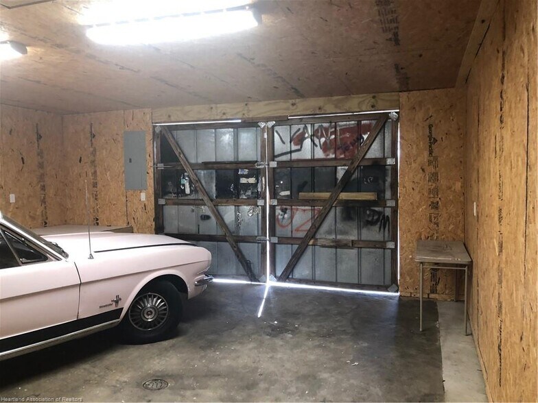More Photos Of 712 N Ridgewood Dr, Sebring Industrial For Sale