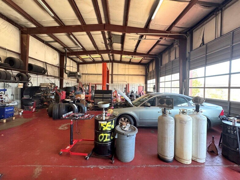 More Photos Of 2841 Old Franklin Tpke, Rocky Mount Auto Repair For Sale