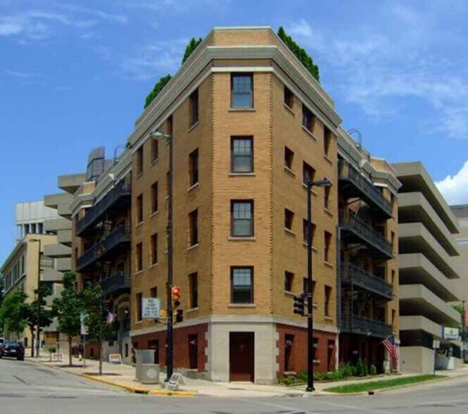 Primary Photo Of 61 92nd Ave NW, Halliday Medical For Sale