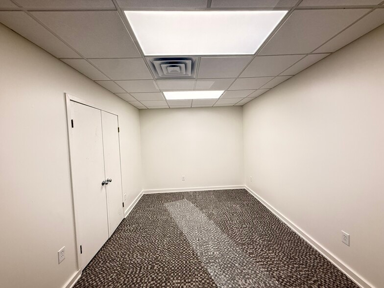 More Photos Of 20 Office Park Way, Pittsford Office For Lease