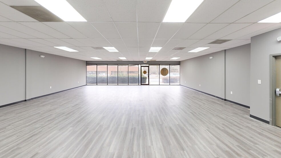 More Photos Of 3201 Atlanta Industrial Pky NW, Atlanta Light Distribution For Lease