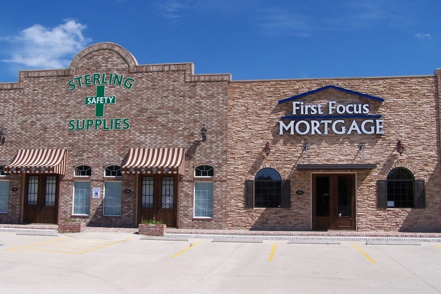 More Photos Of 11133 I-45, Conroe Unknown For Lease