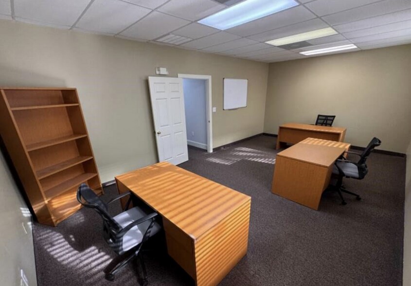 More Photos Of 16315 Northcross Dr, Huntersville Medical For Lease