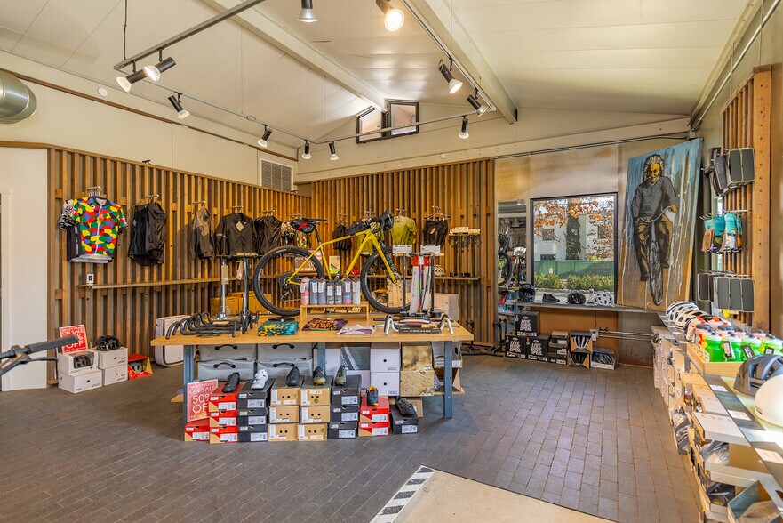 More Photos Of 110 W Ojai Ave, Ojai Storefront Retail Office For Sale