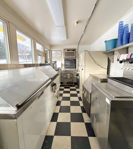 More Photos Of 214 W Mount Maria Rd, Spruce Restaurant For Sale