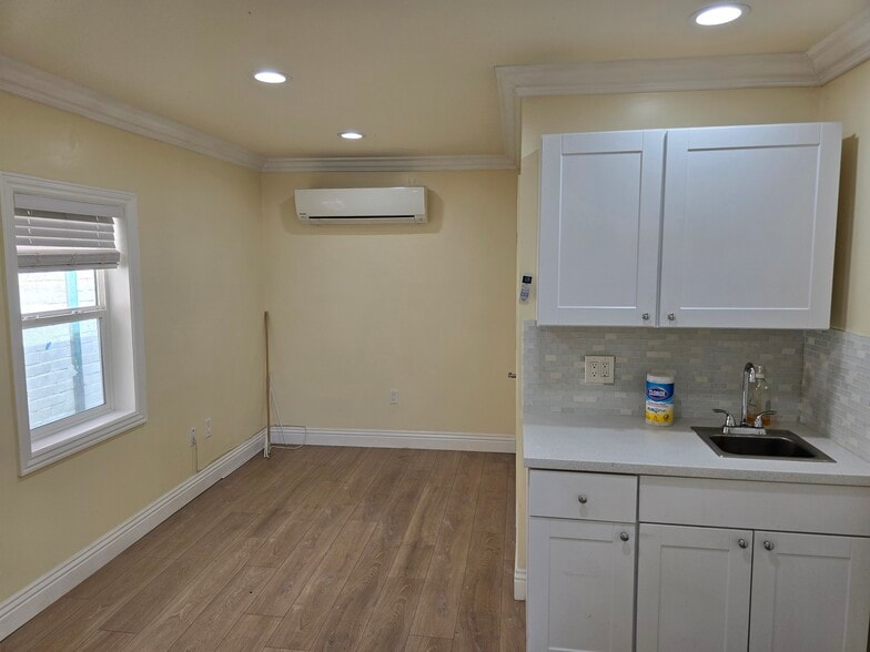 More Photos Of 910 S Victory Blvd, Burbank Storefront Retail Residential For Lease