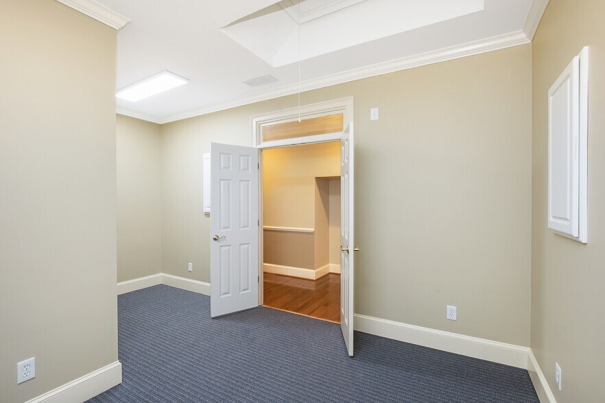 More Photos Of 3535 Roswell Rd, Marietta Office Residential For Lease