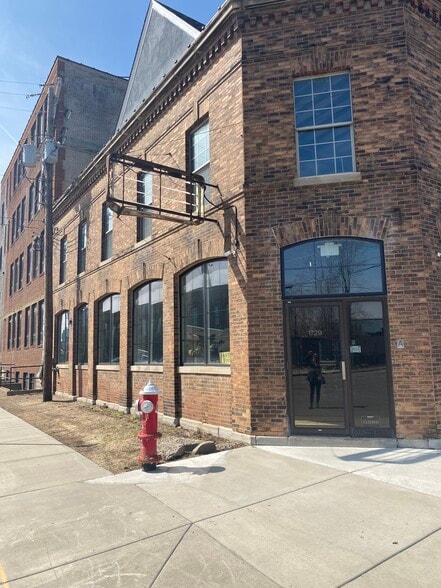 More Photos Of 1729 N 2nd St, Minneapolis Flex For Lease