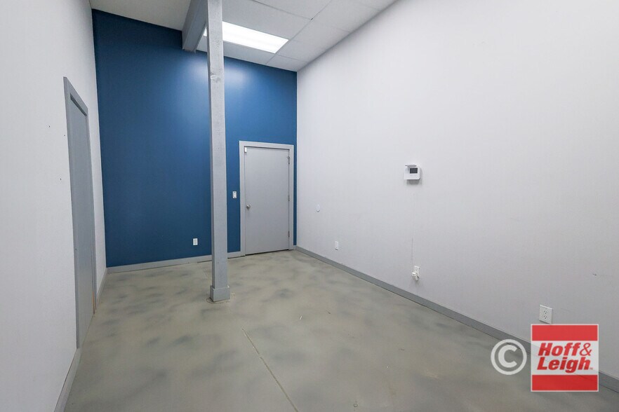 More Photos Of 2627 W Colorado Ave, Colorado Springs General Retail For Sale