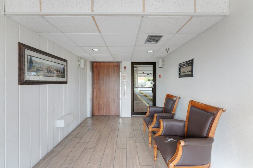 More Photos Of 2201 Ringling Blvd, Sarasota Loft Creative Space For Sale