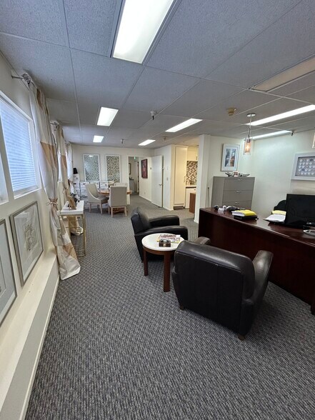 More Photos Of 335 Spreckels Dr, Aptos Office For Lease