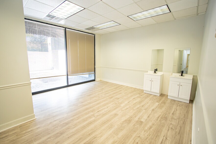 More Photos Of 200 Dillon Cir, Spartanburg Office For Sale