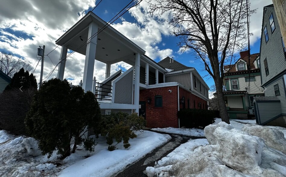 More Photos Of 105 Merrick St, Worcester Medical For Sale