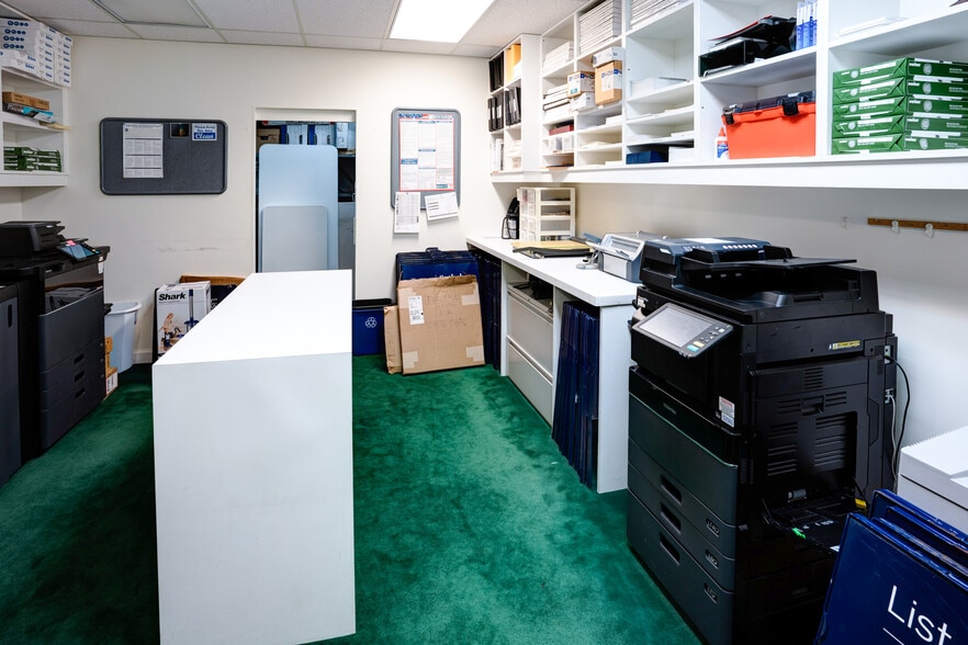 More Photos Of 4211 Waialae Ave, Honolulu Office For Lease