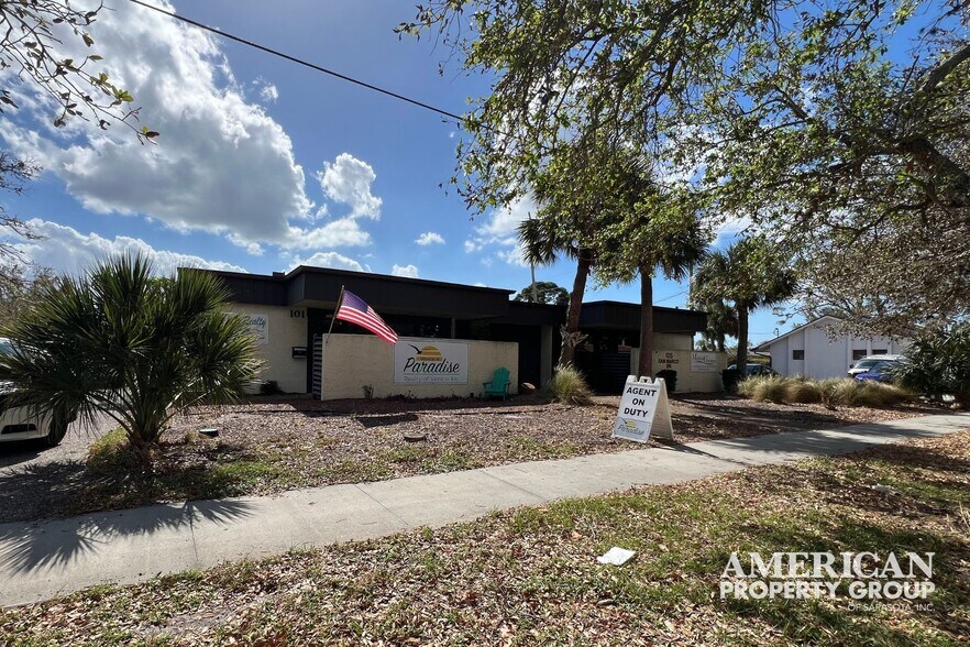 More Photos Of 101 San Marco Dr, Venice Medical For Sale