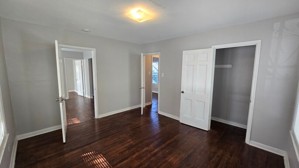 More Photos Of 323 Claremont Ave, San Antonio Multifamily For Sale