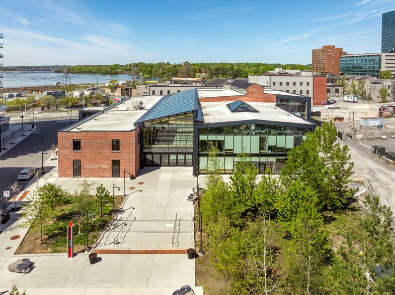 More Photos Of 15 Rue Jos-Montferrand, Gatineau Office For Lease