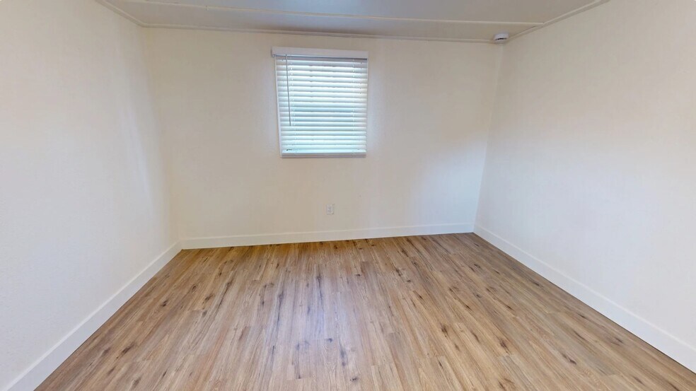 More Photos Of 2715 Twin View Blvd, Shasta Lake Multifamily For Sale