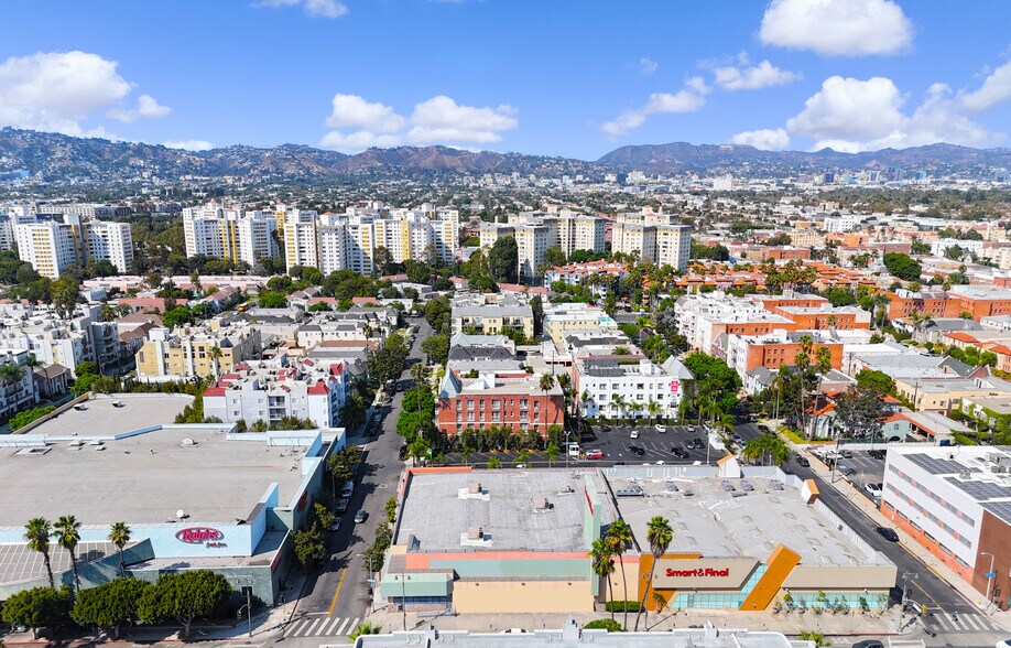 More Photos Of 5575 Wilshire Blvd, Los Angeles Freestanding For Lease
