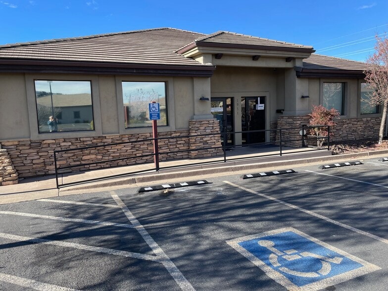 More Photos Of 1951 Commerce Center Circle, Prescott Medical For Lease