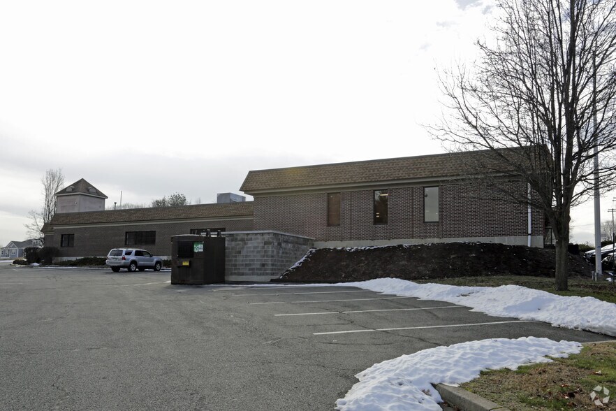 More Photos Of 750 Bridgeport Ave, Shelton Medical For Lease