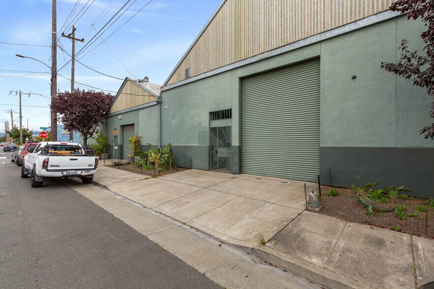 More Photos Of 2534 Magnolia St, Oakland Manufacturing For Sale