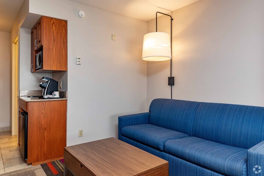 More Photos Of 80 Old Nicolette Rd, Mineral Wells Hotel For Sale