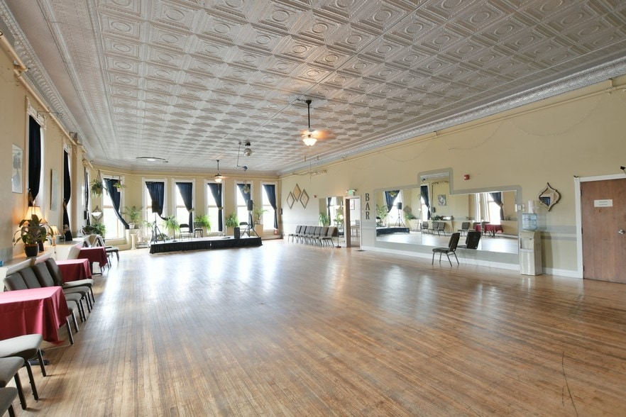 More Photos Of 2700 Arapahoe St, Denver Storefront Retail Office For Lease