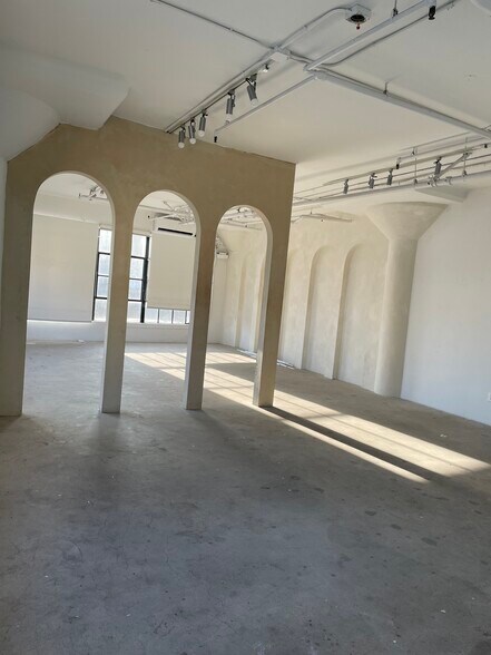 More Photos Of 120 E 8th St, Los Angeles Loft Creative Space For Lease