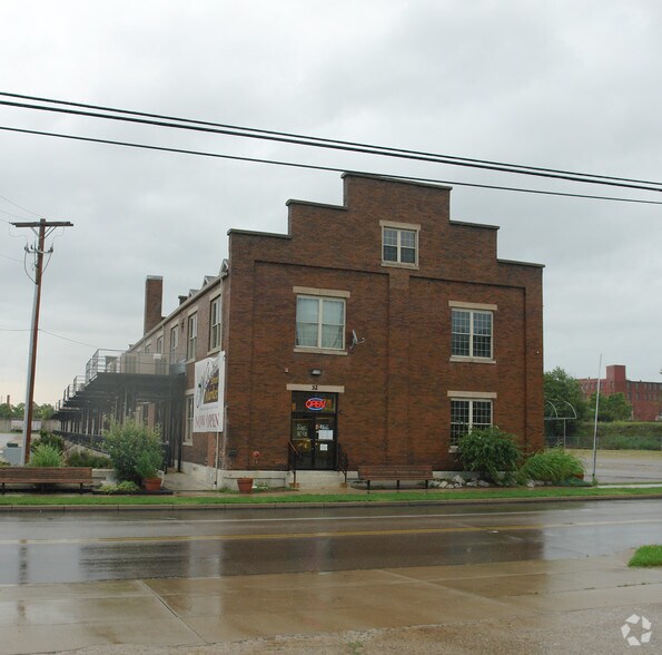 More Photos Of 32 Webster St, Dayton Freestanding For Lease
