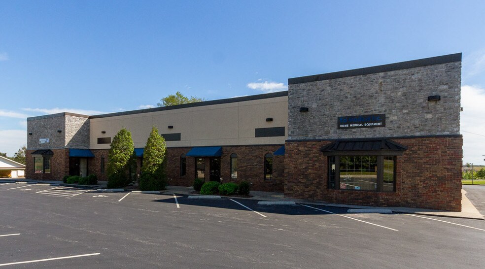 Primary Photo Of 125 Memorial Dr, Franklin Medical For Sale