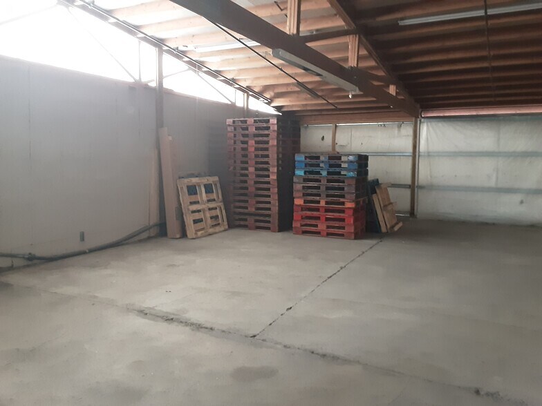 More Photos Of 3415-1/2 N Huetter Rd, Coeur d'Alene Manufacturing For Lease