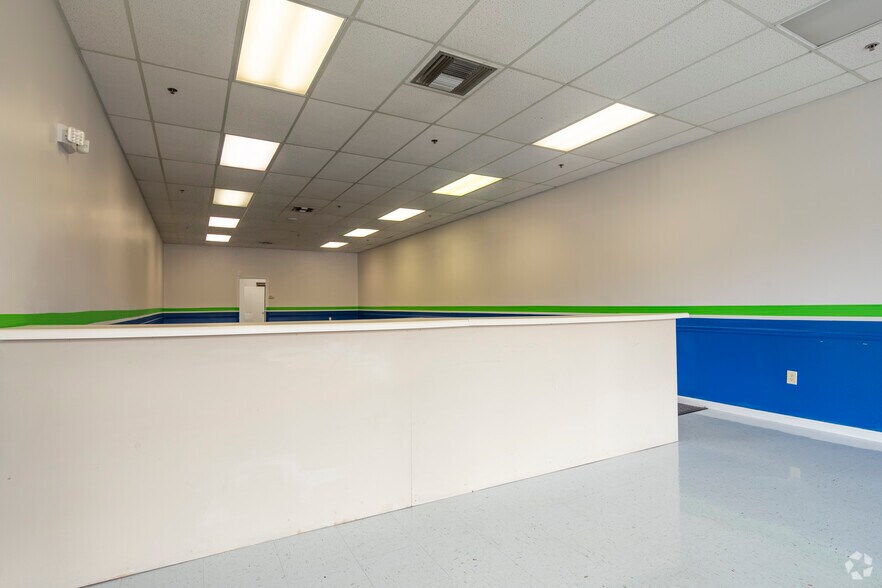 More Photos Of 1671-1691 Center Point Pky, Birmingham Unknown For Lease