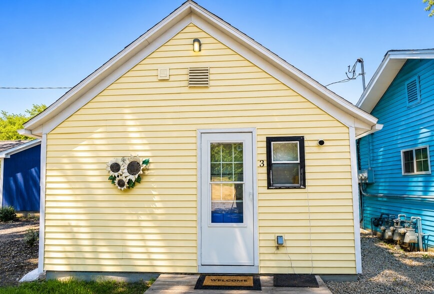 More Photos Of 27717 W Grass Lake Dr, Spring Grove Apartments For Sale