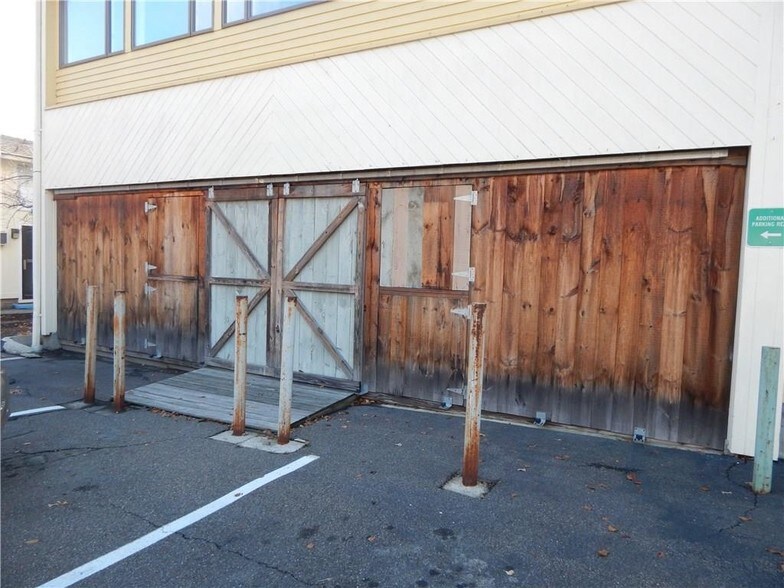 More Photos Of 189-191 Middlesex Ave, Chester Storefront Retail Office For Lease