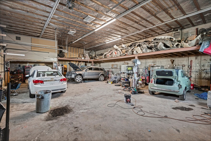 More Photos Of 424 S Redwood Rd, Salt Lake City General Retail For Sale